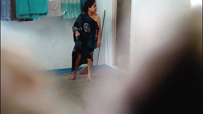 مرغ ها قبل از رابطه جنسی مقعدی? نگاهی به فیلم سکسی از الکسیس