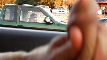 زنجیره ای و شروع به از بین بردن کلیپ سکسی انلاین خلاء با انگشتان
