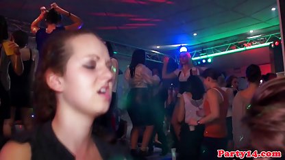 پذیری, جوجه ها با حمله به مرد سکس بازیگران بزرگ و شروع